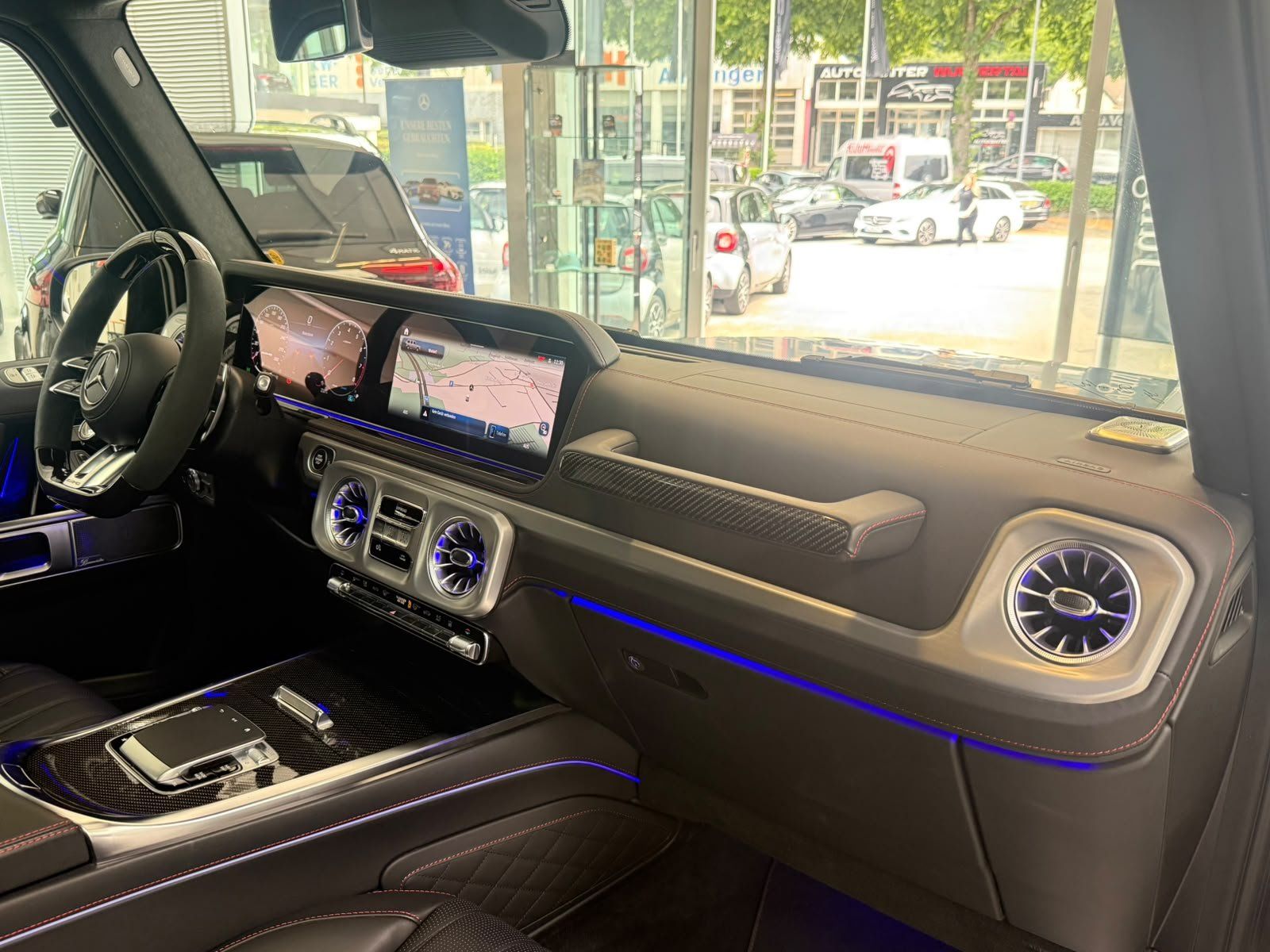 Fahrzeugabbildung Mercedes-Benz G 63 Manufaktur DRIVERS+STDHZ+CARBON+BURM+MBEAM
