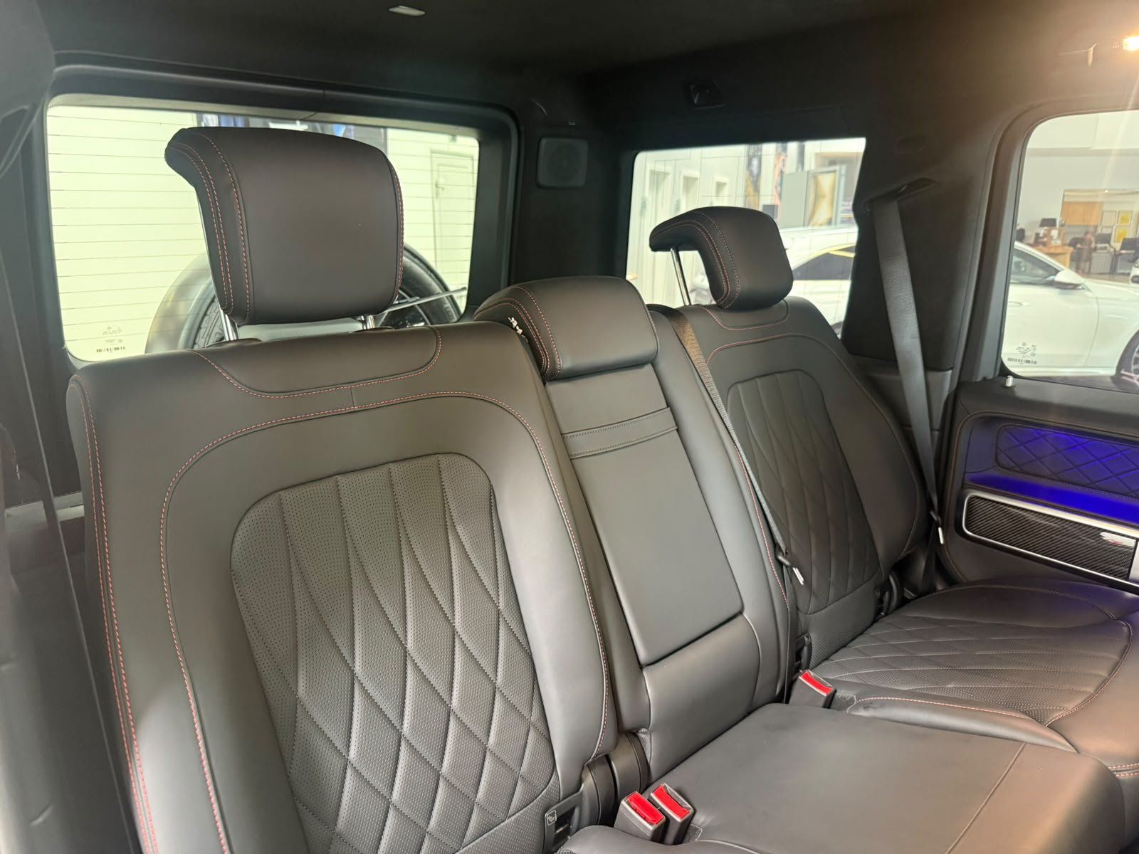 Fahrzeugabbildung Mercedes-Benz G 63 Manufaktur DRIVERS+STDHZ+CARBON+BURM+MBEAM