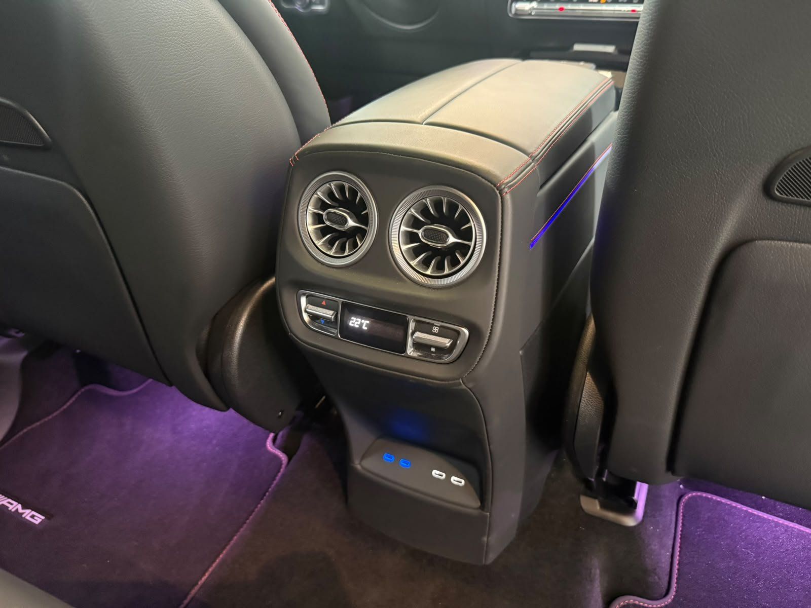 Fahrzeugabbildung Mercedes-Benz G 63 Manufaktur DRIVERS+STDHZ+CARBON+BURM+MBEAM