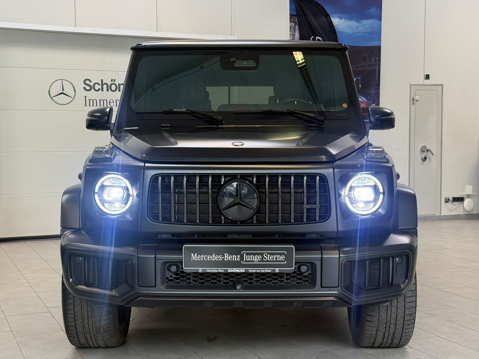 Fahrzeugabbildung Mercedes-Benz G 63 Manufaktur DRIVERS+STDHZ+CARBON+BURM+MBEAM