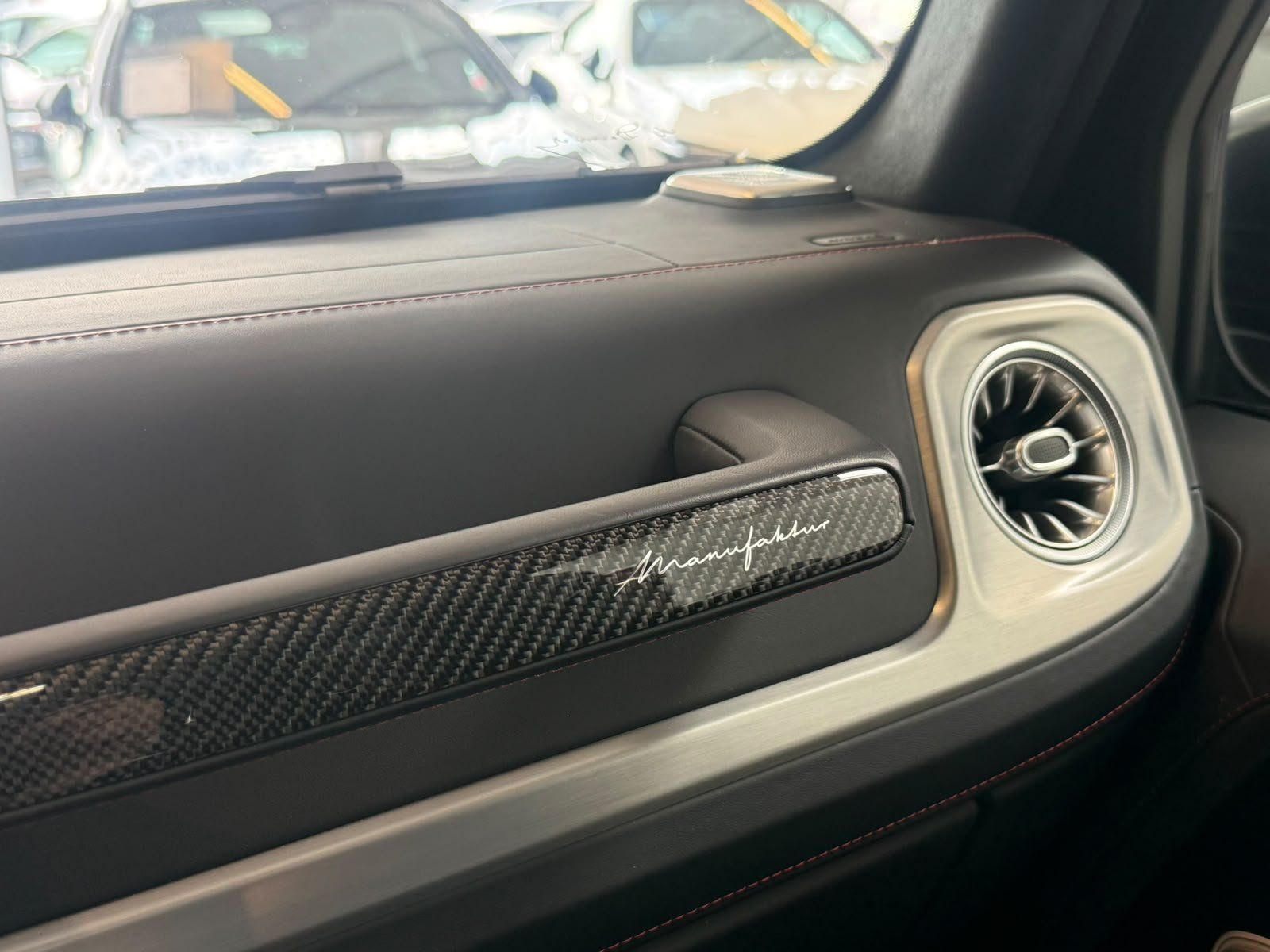 Fahrzeugabbildung Mercedes-Benz G 63 Manufaktur DRIVERS+STDHZ+CARBON+BURM+MBEAM
