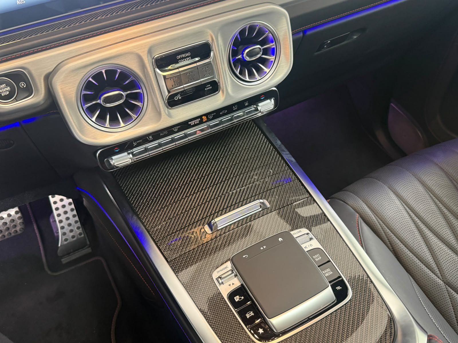 Fahrzeugabbildung Mercedes-Benz G 63 Manufaktur DRIVERS+STDHZ+CARBON+BURM+MBEAM