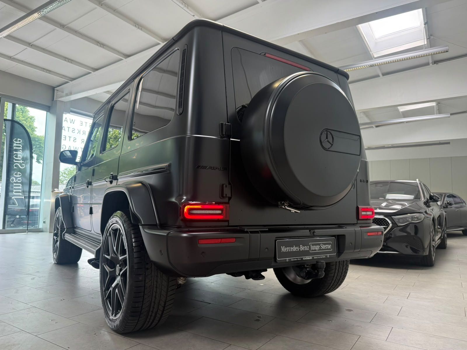 Fahrzeugabbildung Mercedes-Benz G 63 Manufaktur DRIVERS+STDHZ+CARBON+BURM+MBEAM