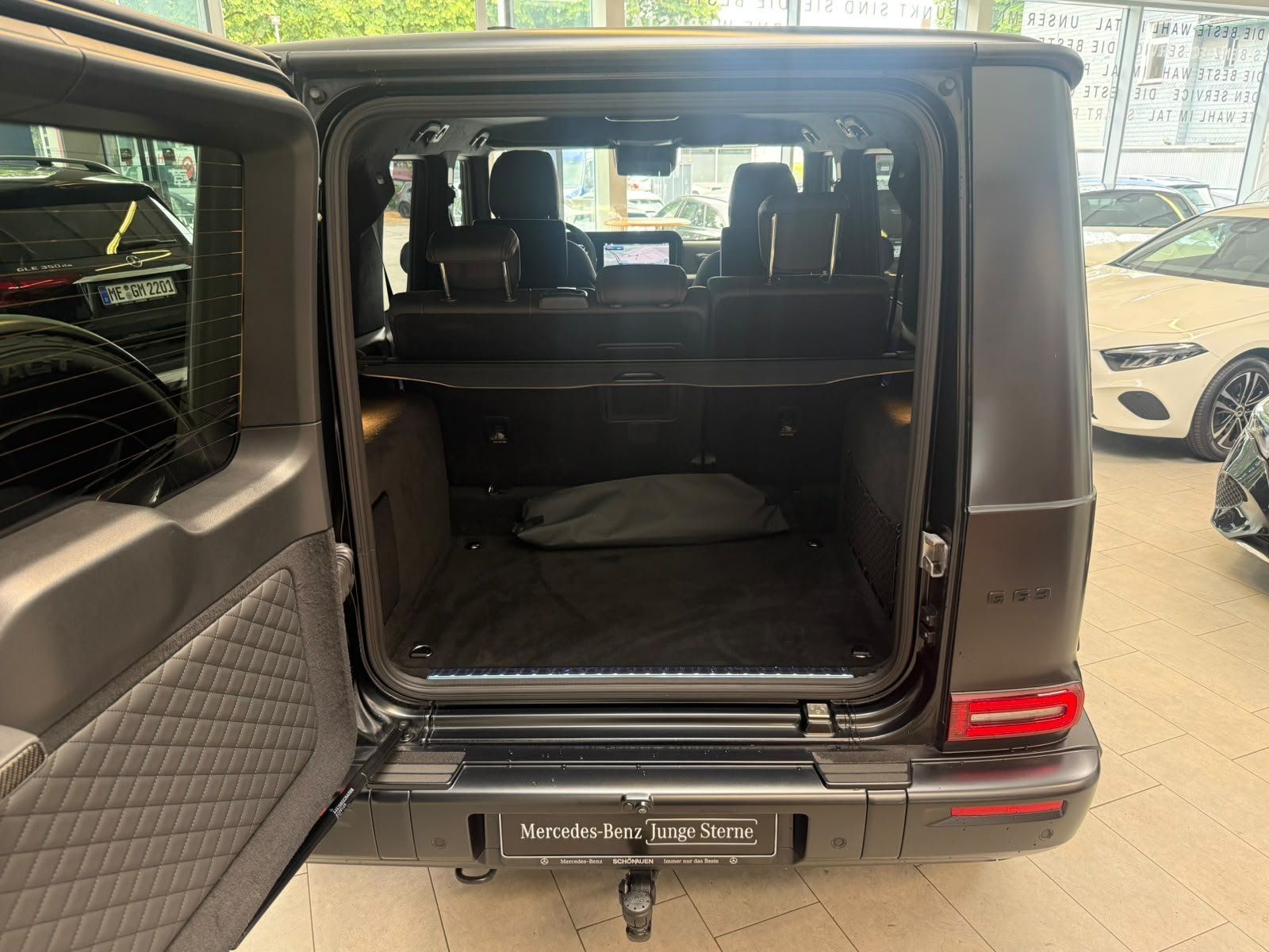 Fahrzeugabbildung Mercedes-Benz G 63 Manufaktur DRIVERS+STDHZ+CARBON+BURM+MBEAM