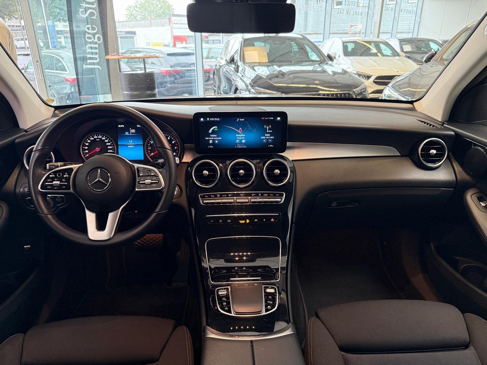 Fahrzeugabbildung Mercedes-Benz GLC 200 4M STDHZ+AHK+KAMERA+CARPLAY+LED+DAB