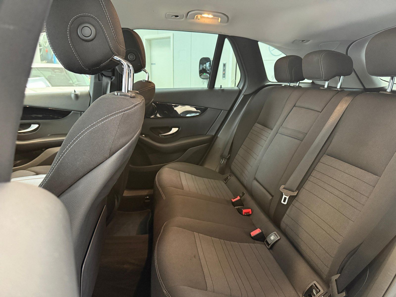 Fahrzeugabbildung Mercedes-Benz GLC 200 4M STDHZ+AHK+KAMERA+CARPLAY+LED+DAB