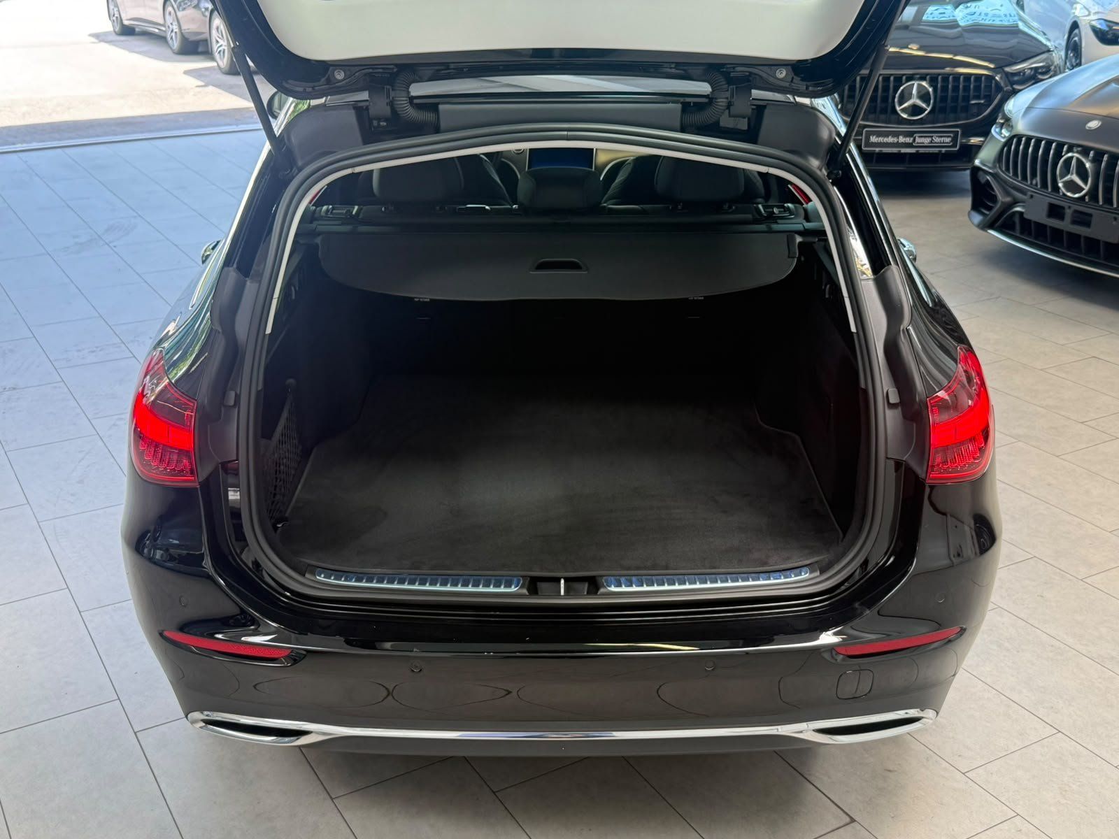 Fahrzeugabbildung Mercedes-Benz C 200d T Avantgarde KAMERA+LED+CARPLAY+AMBIENTE