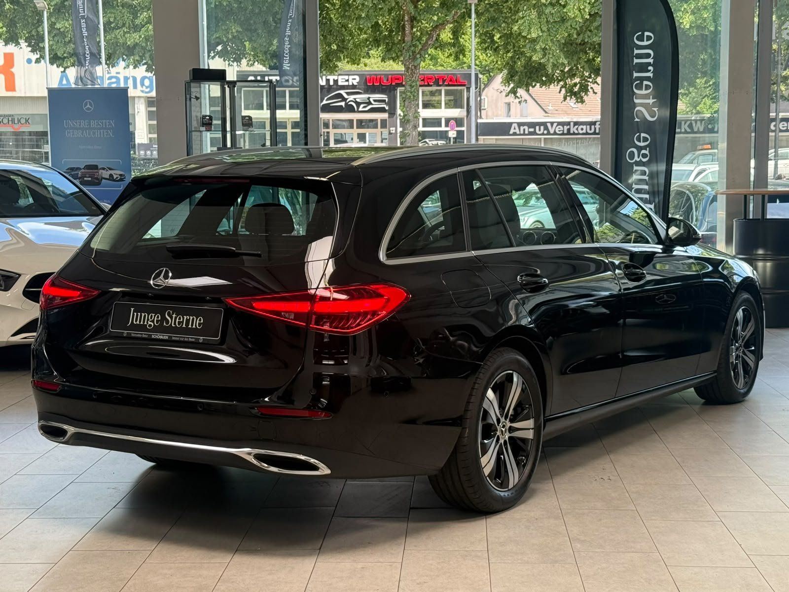 Fahrzeugabbildung Mercedes-Benz C 200d T Avantgarde KAMERA+LED+CARPLAY+AMBIENTE