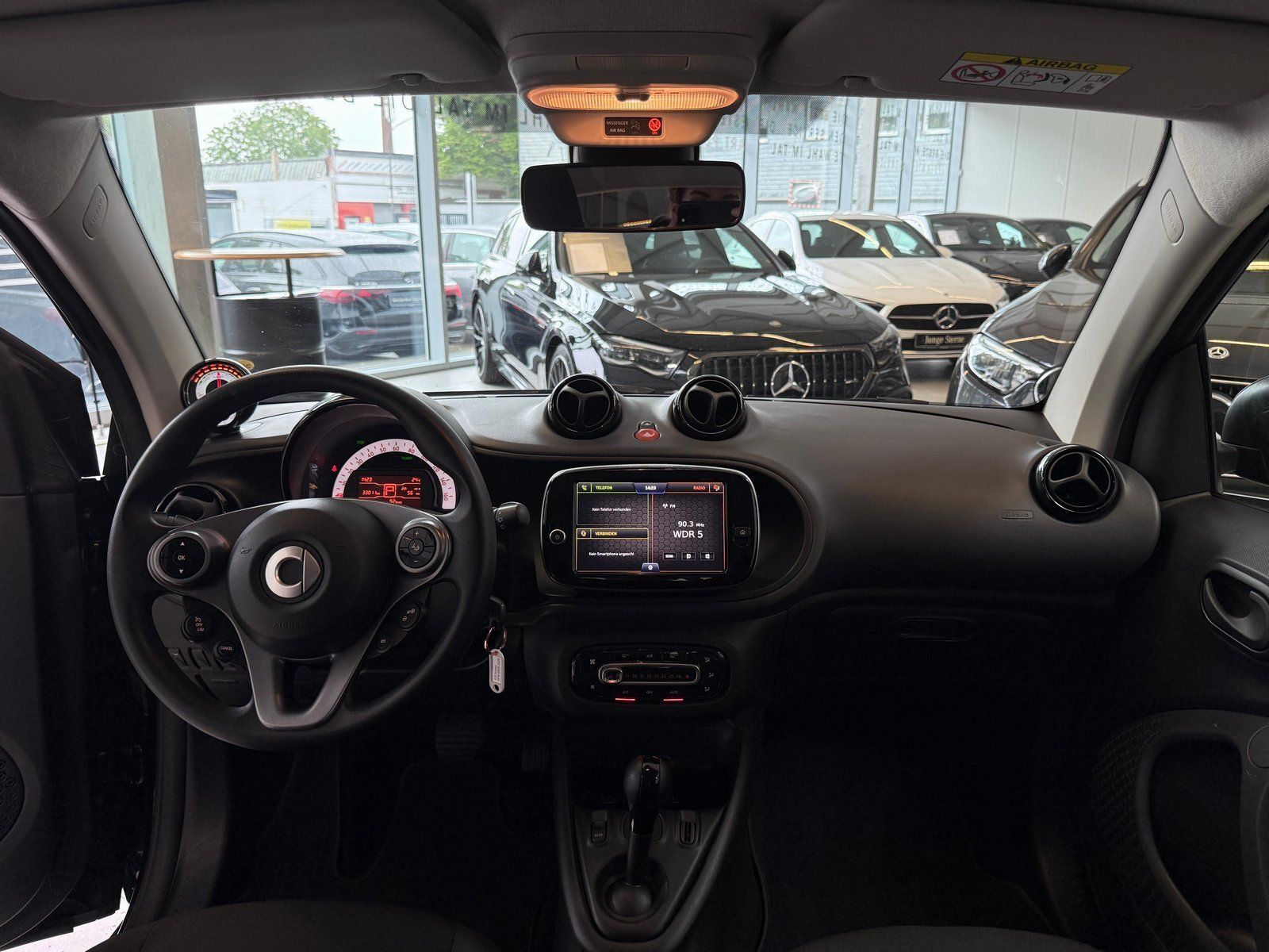 Fahrzeugabbildung Smart EQ fortwo KLIMA+DAB+ALU+TEMPOMAT+EINPARKHILFE