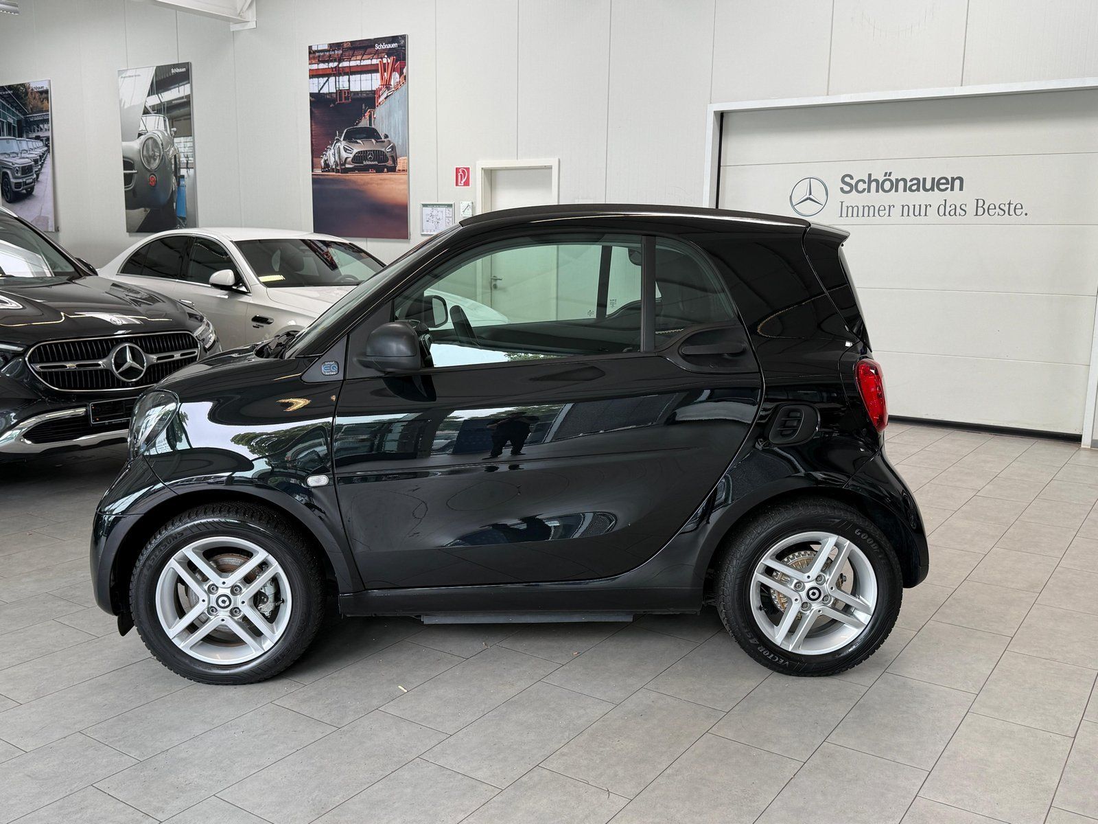 Fahrzeugabbildung Smart EQ fortwo KLIMA+DAB+ALU+TEMPOMAT+EINPARKHILFE