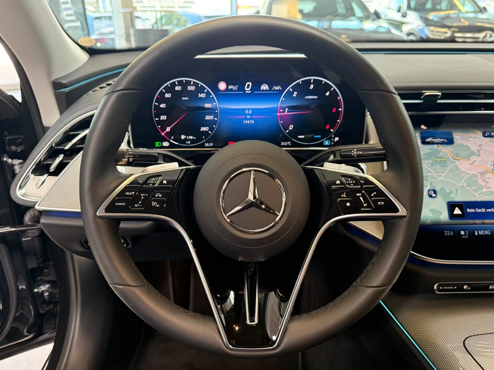 Fahrzeugabbildung Mercedes-Benz E 220 d AVANTGARDE ADV.PLUS+DLIGHT+FAP+360°+KEYL