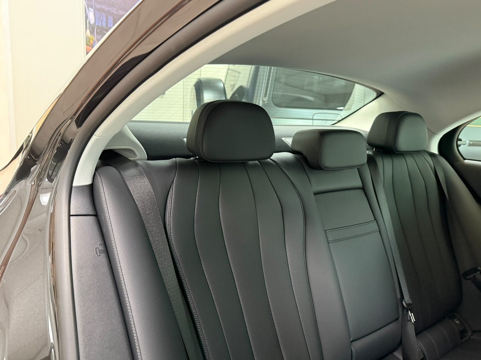 Fahrzeugabbildung Mercedes-Benz E 220 d AVANTGARDE ADV.PLUS+DLIGHT+FAP+360°+KEYL