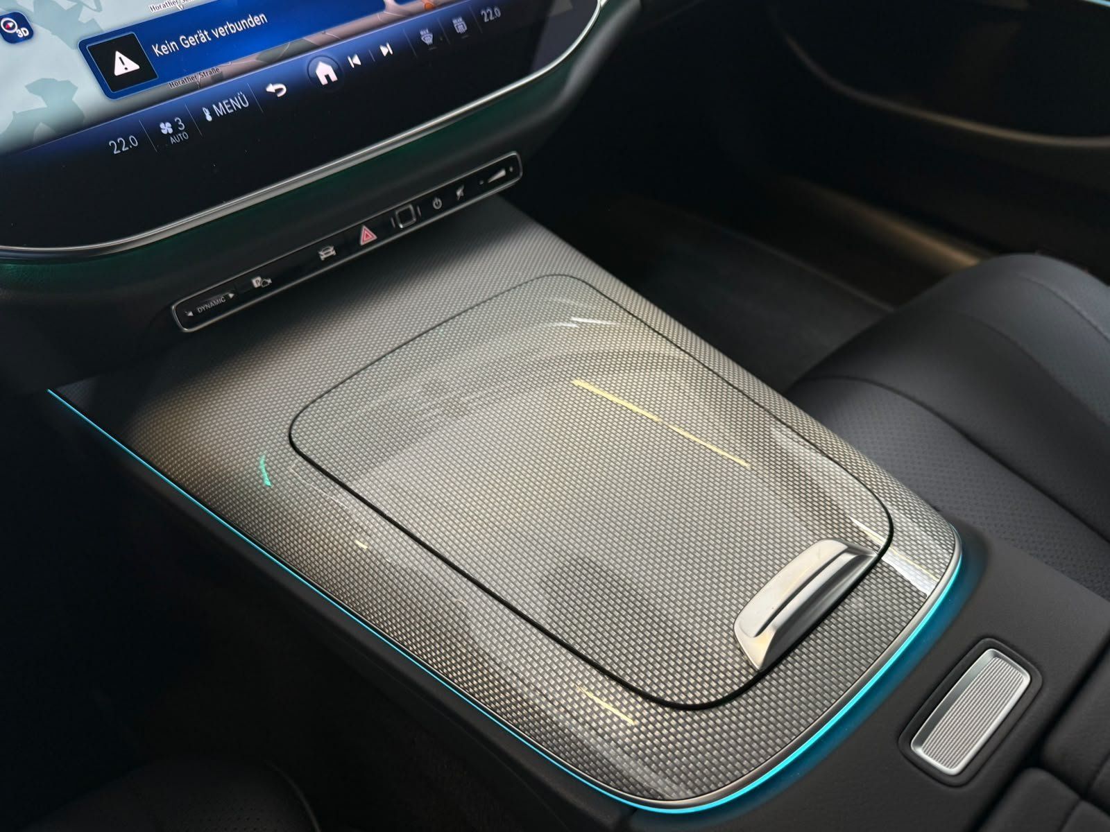 Fahrzeugabbildung Mercedes-Benz E 220 d AVANTGARDE ADV.PLUS+DLIGHT+FAP+360°+KEYL
