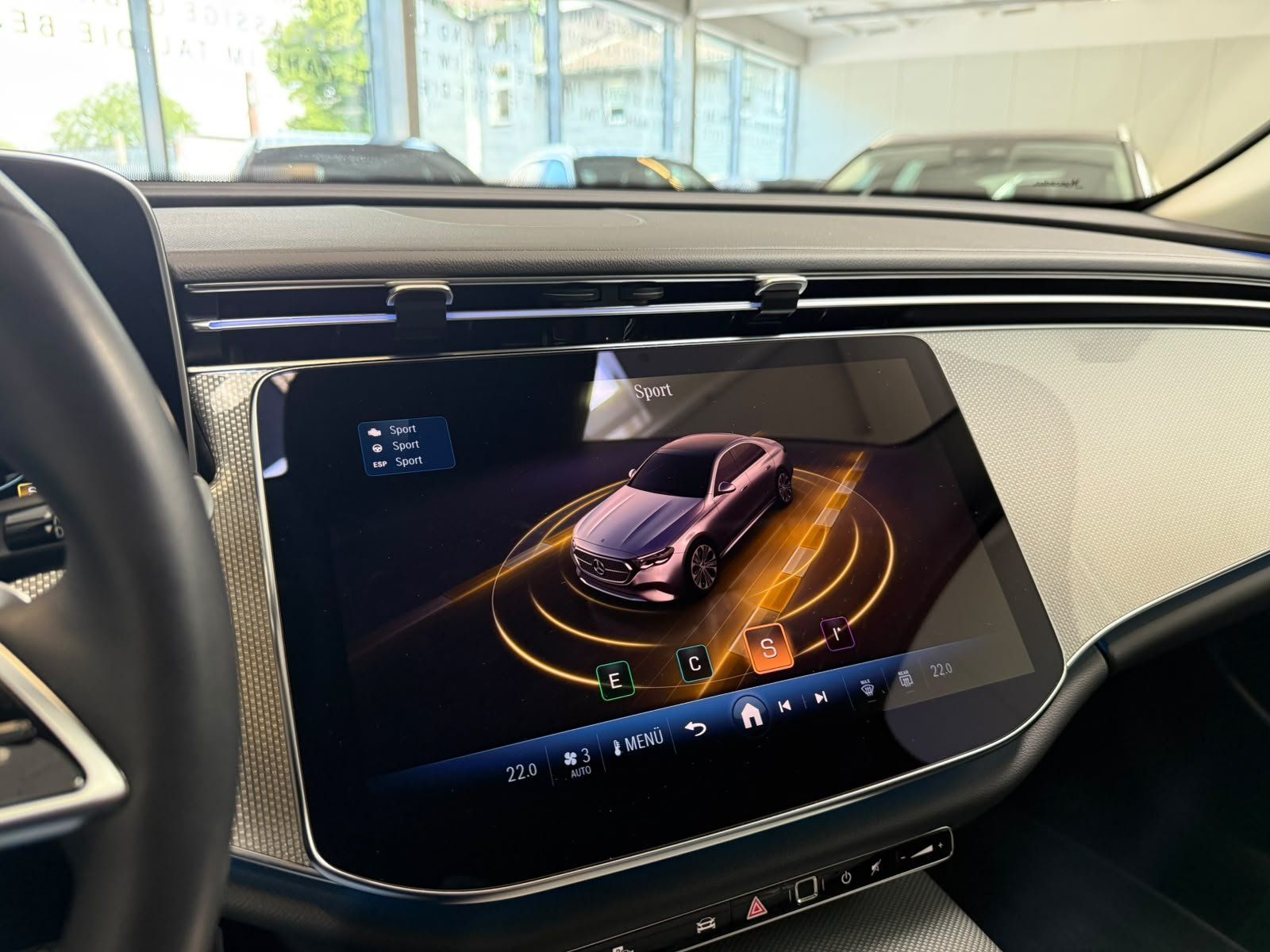 Fahrzeugabbildung Mercedes-Benz E 220 d AVANTGARDE ADV.PLUS+DLIGHT+FAP+360°+KEYL