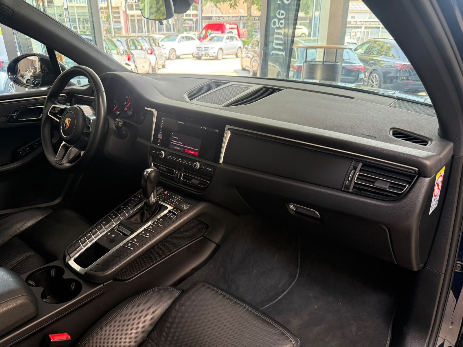 Fahrzeugabbildung Porsche Macan APPROVED MÖGL.+PANO+LUFT+ACC+AHK+SITZKLIMA