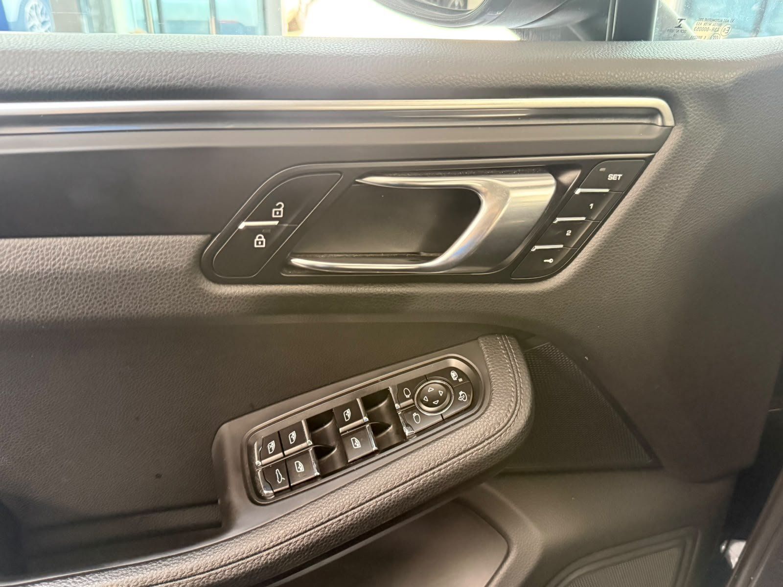 Fahrzeugabbildung Porsche Macan APPROVED MÖGL.+PANO+LUFT+ACC+AHK+SITZKLIMA