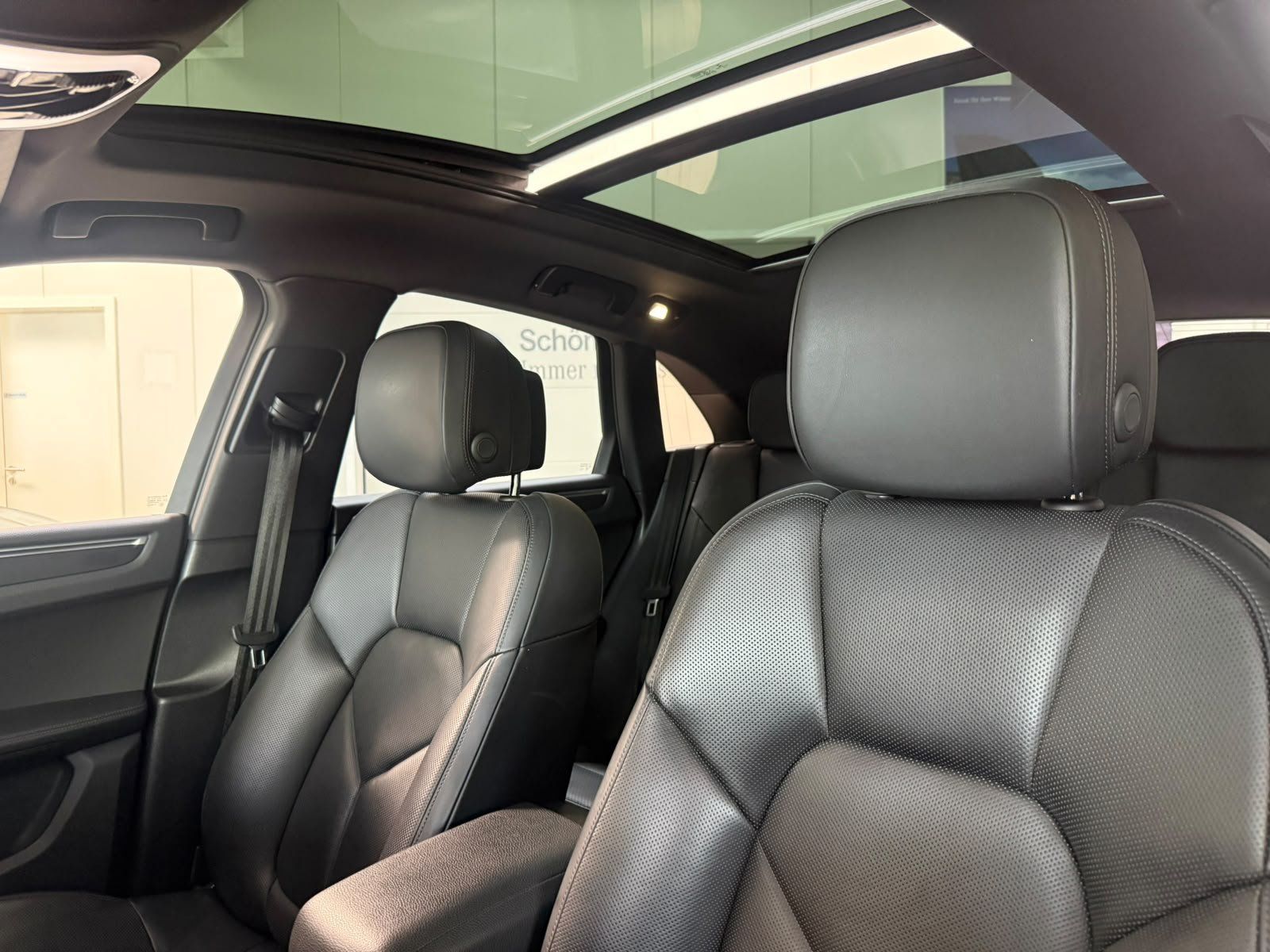 Fahrzeugabbildung Porsche Macan APPROVED MÖGL.+PANO+LUFT+ACC+AHK+SITZKLIMA