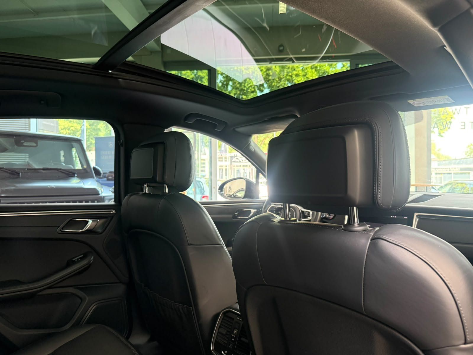 Fahrzeugabbildung Porsche Macan APPROVED MÖGL.+PANO+LUFT+ACC+AHK+SITZKLIMA