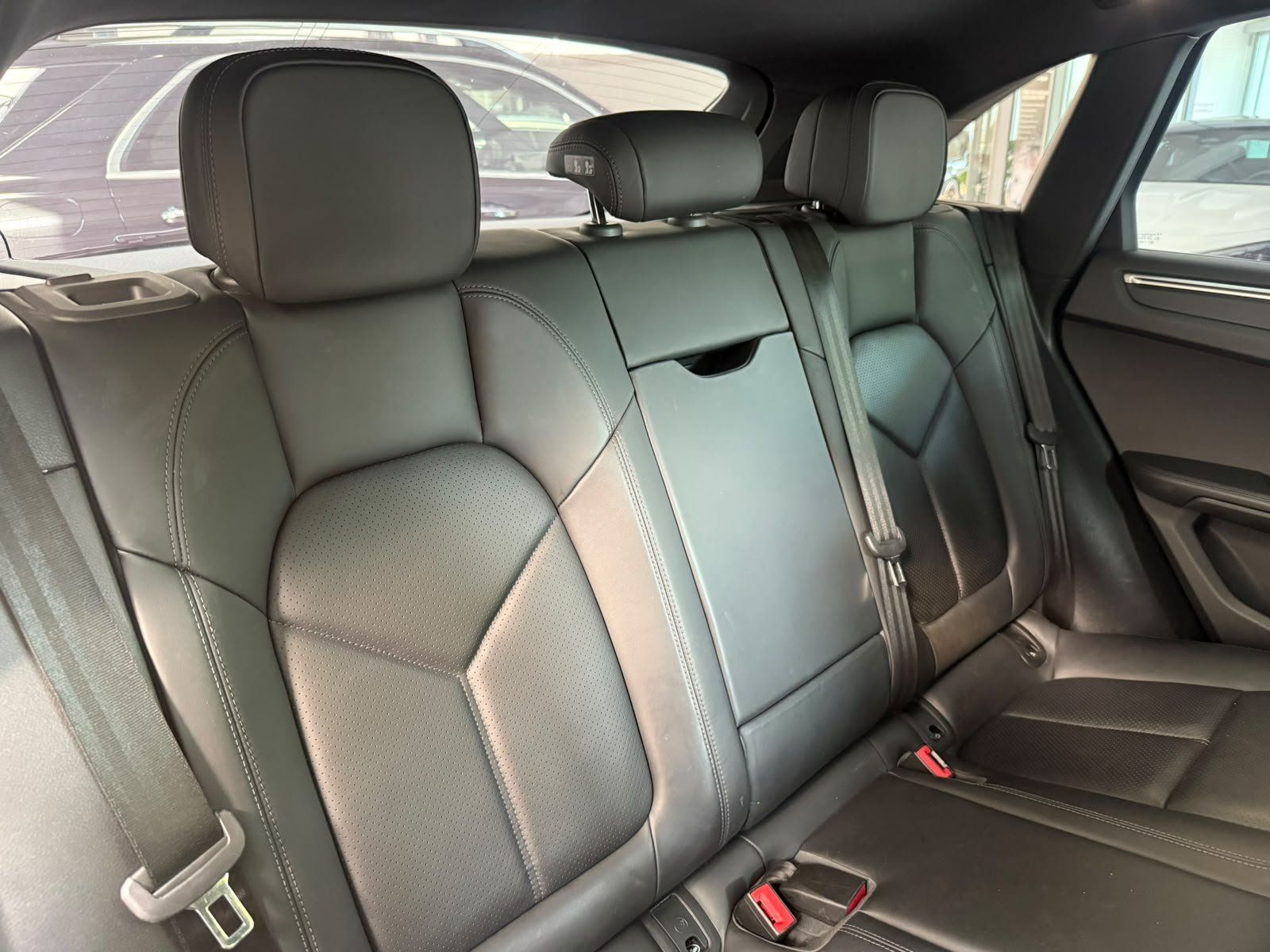Fahrzeugabbildung Porsche Macan APPROVED MÖGL.+PANO+LUFT+ACC+AHK+SITZKLIMA