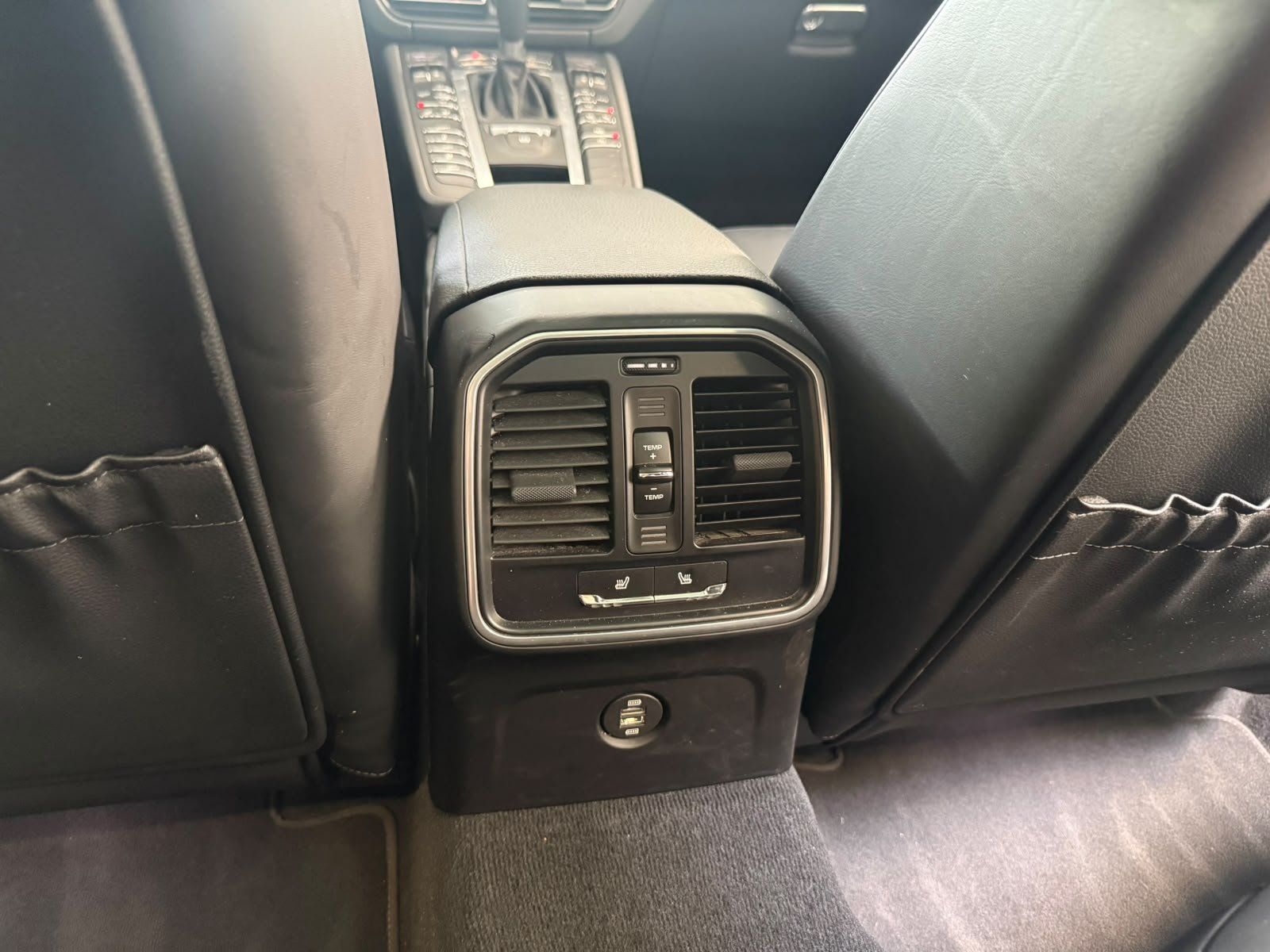 Fahrzeugabbildung Porsche Macan APPROVED MÖGL.+PANO+LUFT+ACC+AHK+SITZKLIMA