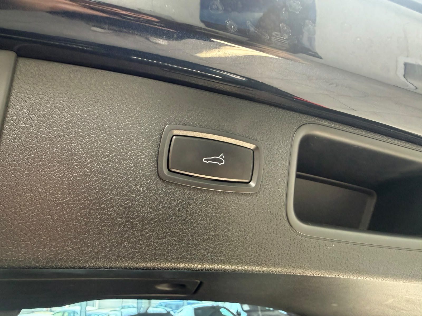 Fahrzeugabbildung Porsche Macan APPROVED MÖGL.+PANO+LUFT+ACC+AHK+SITZKLIMA