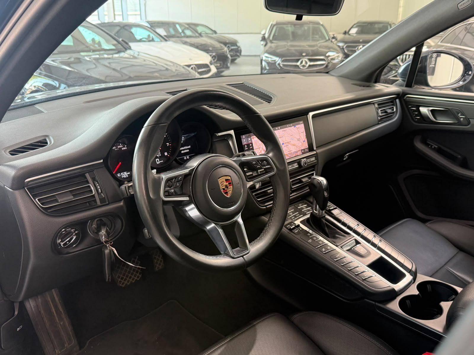 Fahrzeugabbildung Porsche Macan APPROVED MÖGL.+PANO+LUFT+ACC+AHK+SITZKLIMA