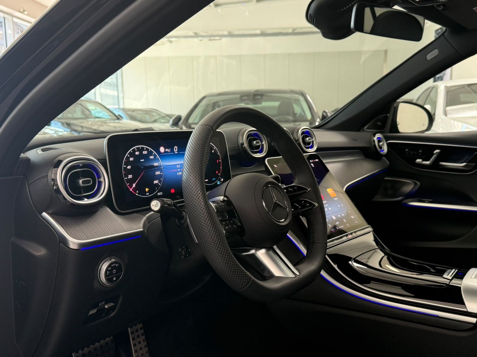 Fahrzeugabbildung Mercedes-Benz C 300 d T AMG+NIGHT+AHK+BURM3D+PANO+19"+STZKLIMA