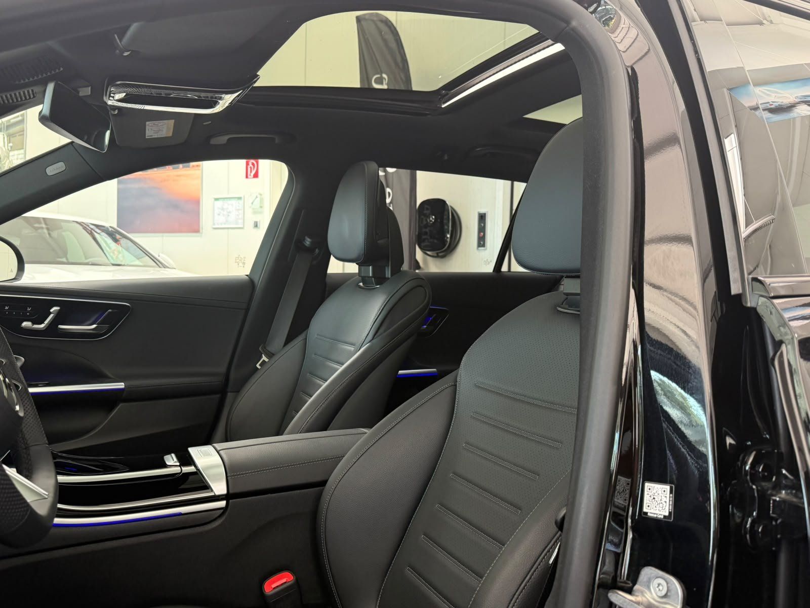 Fahrzeugabbildung Mercedes-Benz C 300 d T AMG+NIGHT+AHK+BURM3D+PANO+19"+STZKLIMA