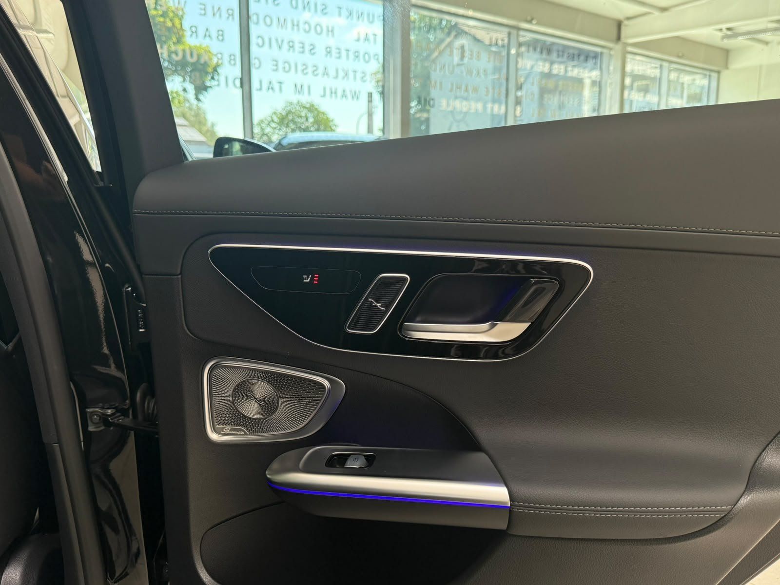 Fahrzeugabbildung Mercedes-Benz C 300 d T AMG+NIGHT+AHK+BURM3D+PANO+19"+STZKLIMA