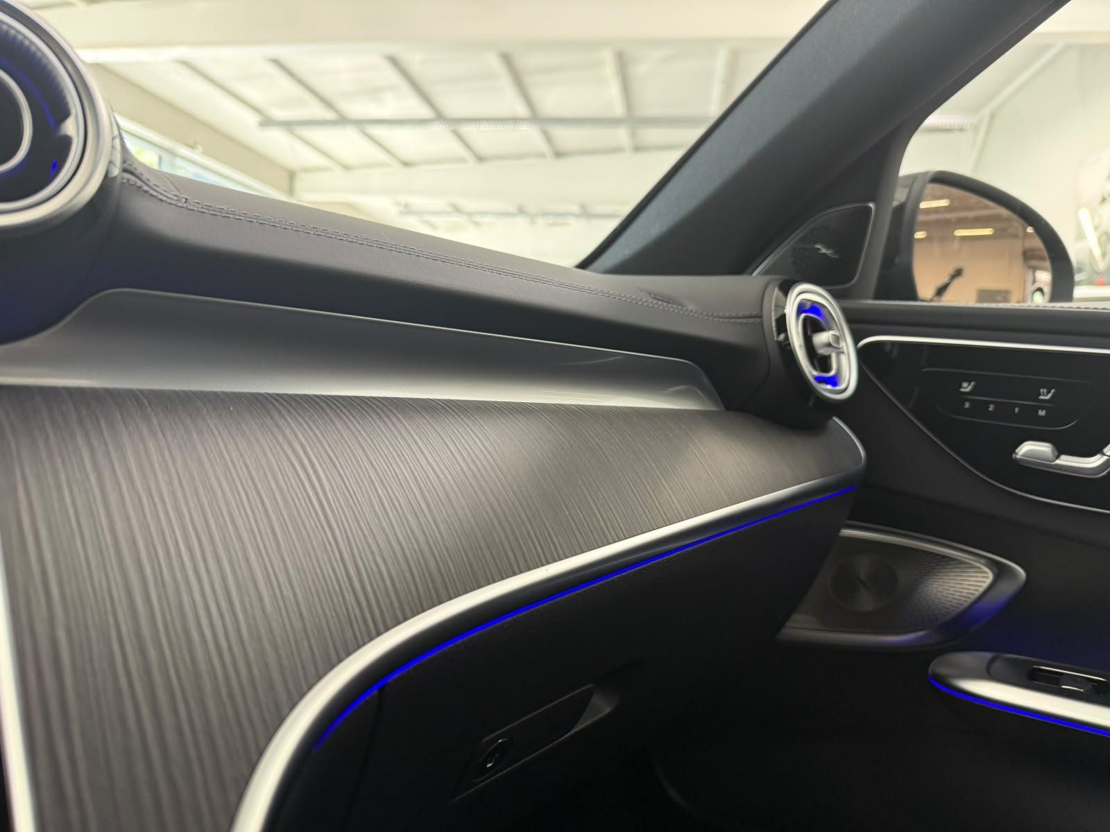 Fahrzeugabbildung Mercedes-Benz C 300 d T AMG+NIGHT+AHK+BURM3D+PANO+19"+STZKLIMA