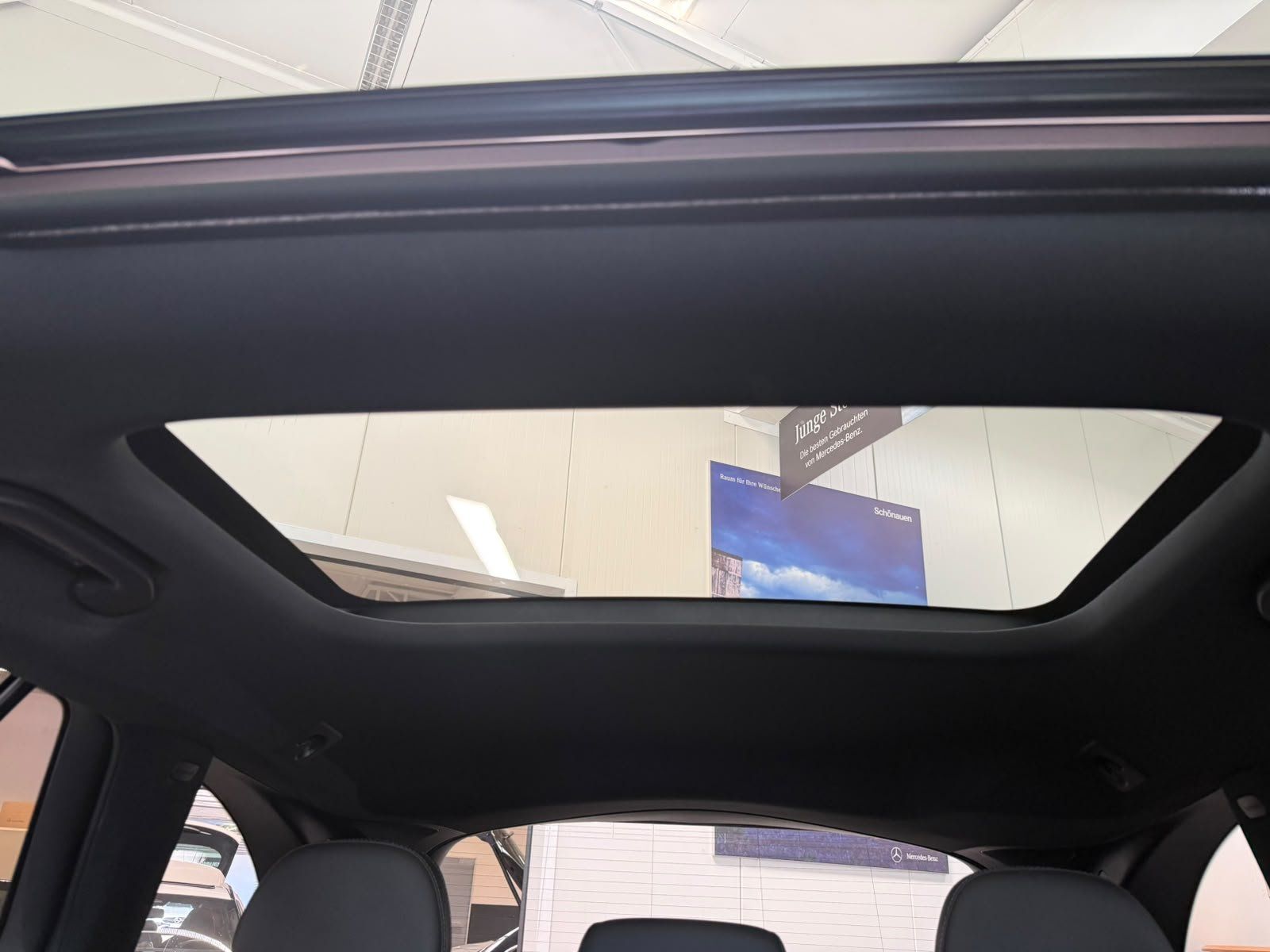 Fahrzeugabbildung Mercedes-Benz C 300 d T AMG+NIGHT+AHK+BURM3D+PANO+19"+STZKLIMA