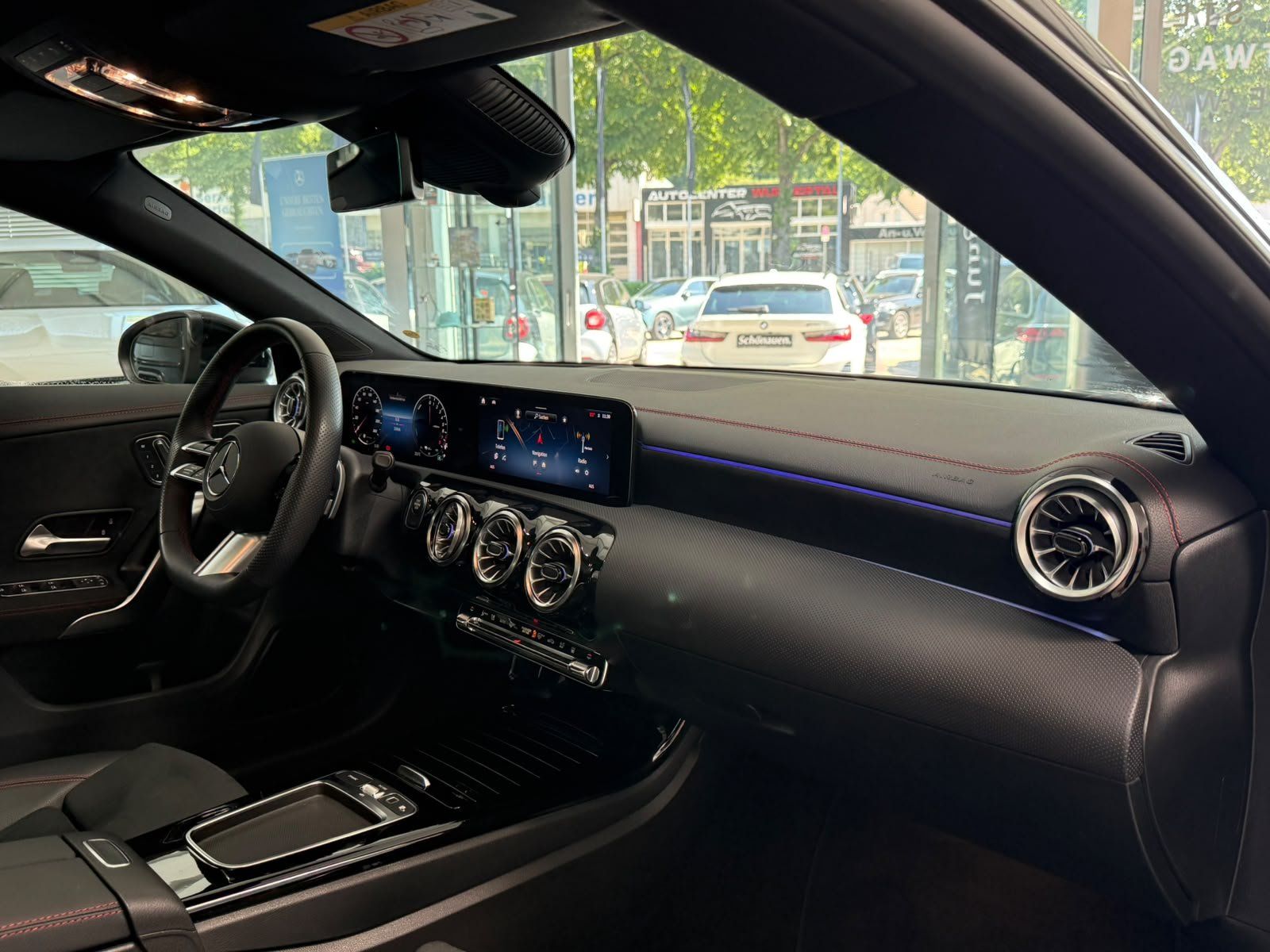 Fahrzeugabbildung Mercedes-Benz CLA 250e SB AMG PREM.PLUS+MBEAM+DISTR+FAP+360°