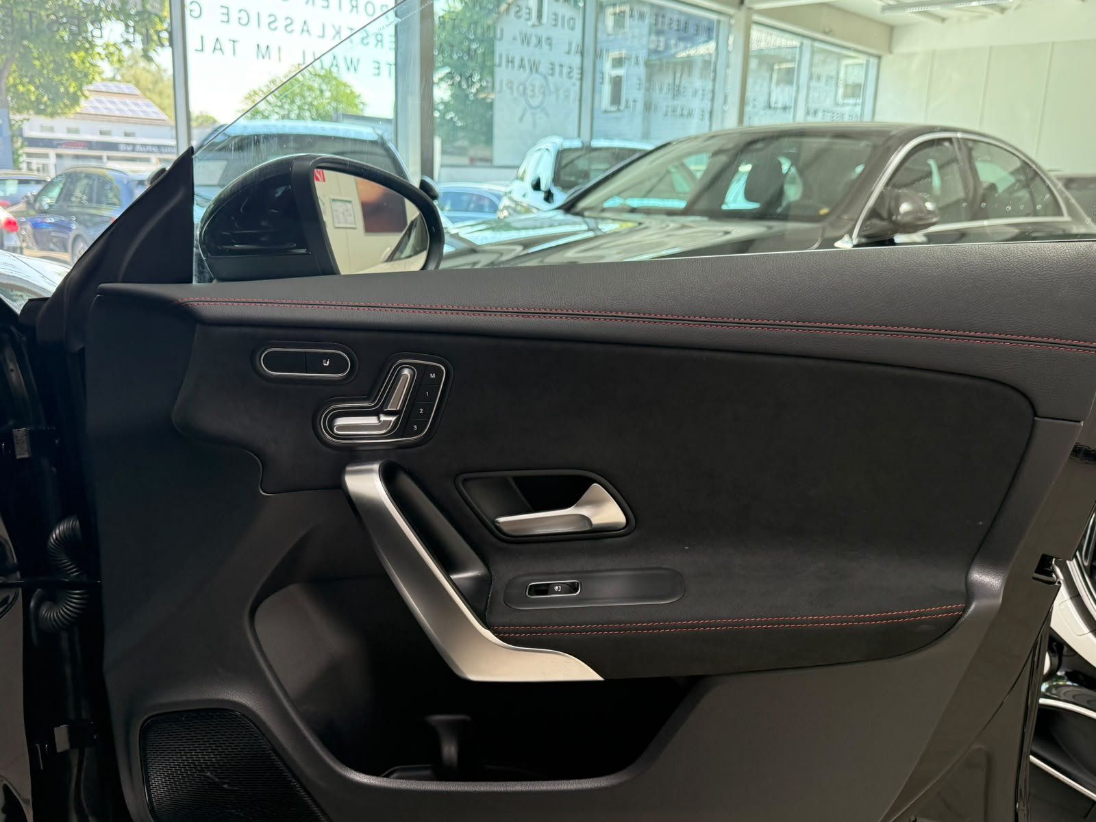 Fahrzeugabbildung Mercedes-Benz CLA 250e SB AMG PREM.PLUS+MBEAM+DISTR+FAP+360°