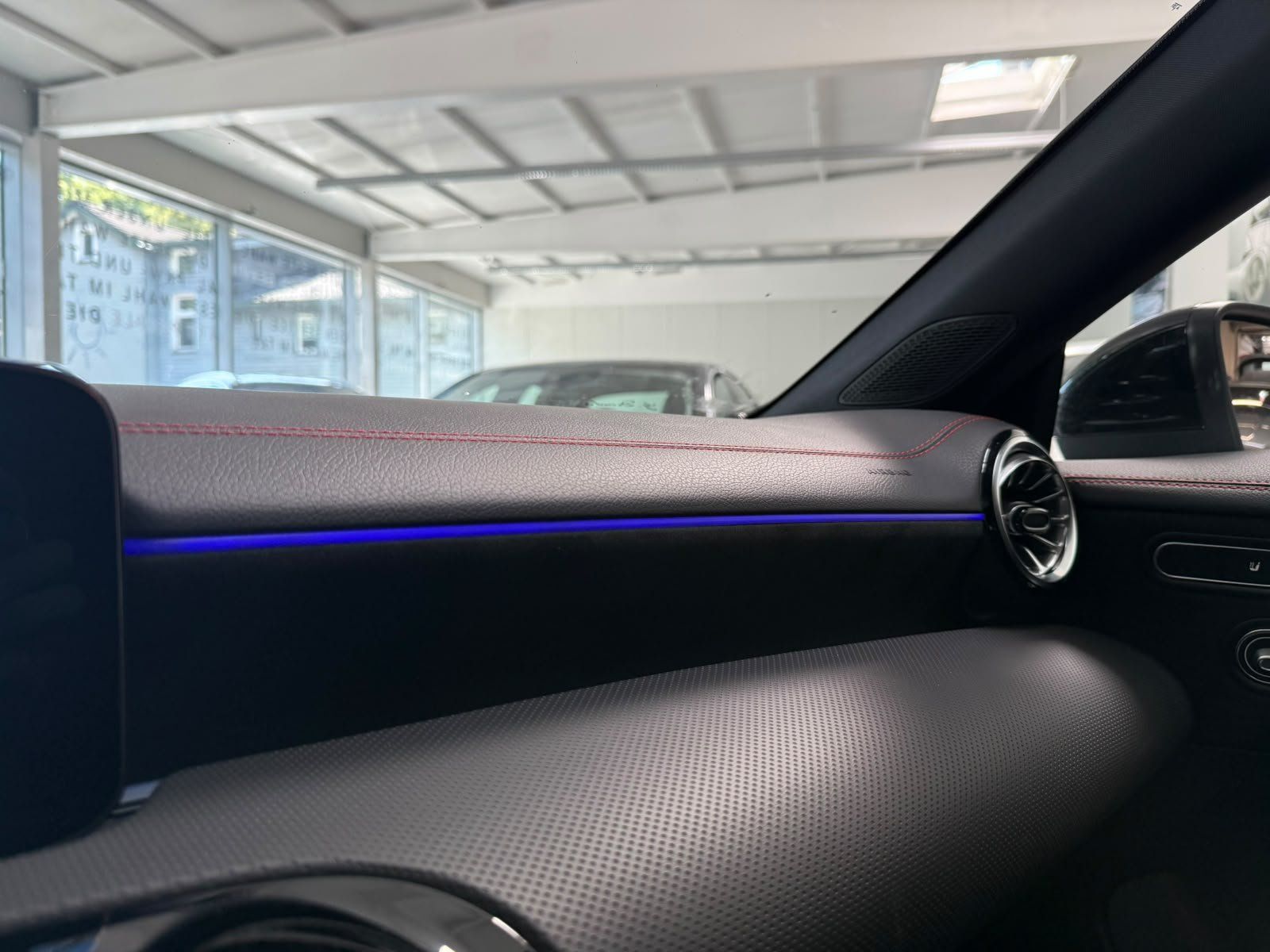 Fahrzeugabbildung Mercedes-Benz CLA 250e SB AMG PREM.PLUS+MBEAM+DISTR+FAP+360°