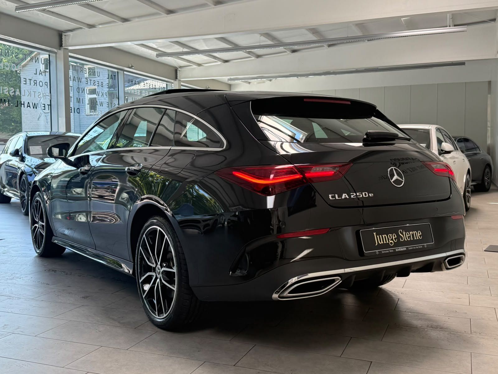 Fahrzeugabbildung Mercedes-Benz CLA 250e SB AMG PREM.PLUS+MBEAM+DISTR+FAP+360°