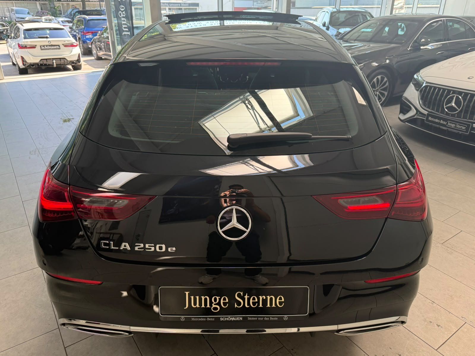 Fahrzeugabbildung Mercedes-Benz CLA 250e SB AMG PREM.PLUS+MBEAM+DISTR+FAP+360°