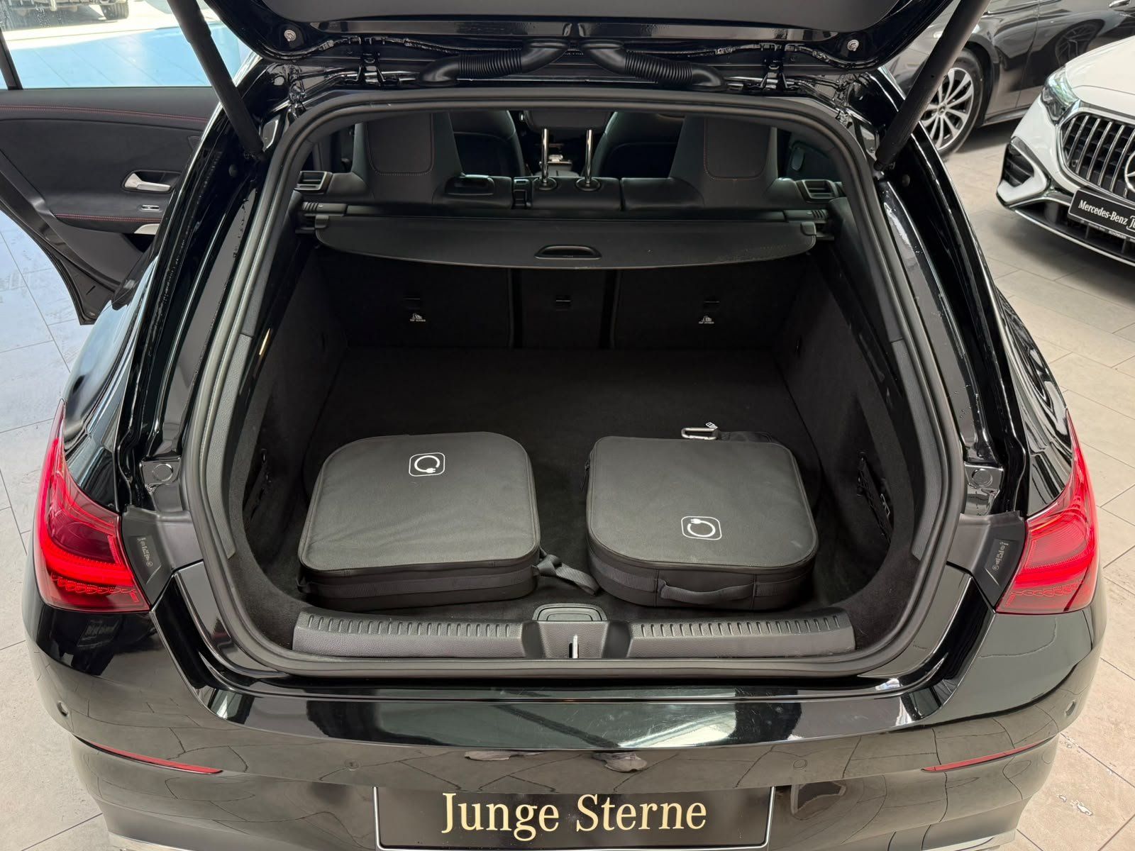 Fahrzeugabbildung Mercedes-Benz CLA 250e SB AMG PREM.PLUS+MBEAM+DISTR+FAP+360°