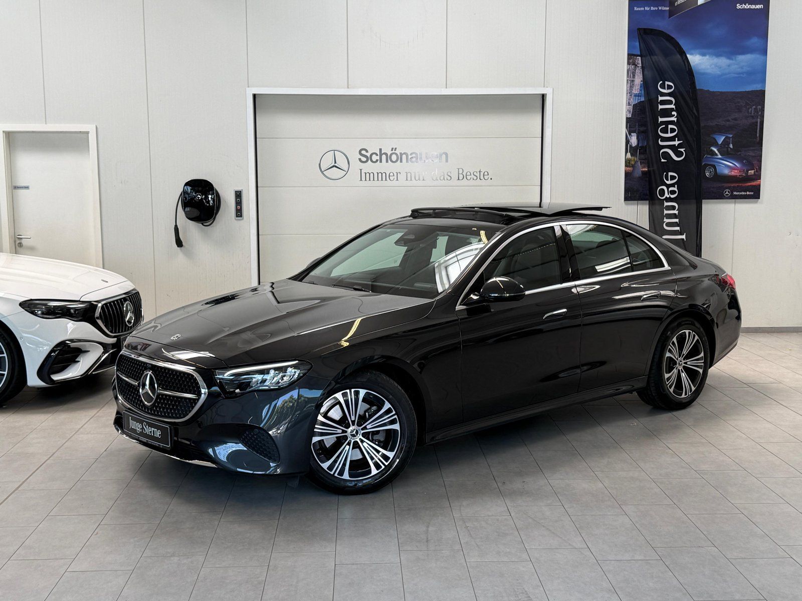 Mercedes-Benz E220 d 4M AVANTGARDE ADV. PANO+DISTR+AHK+KEYLESS