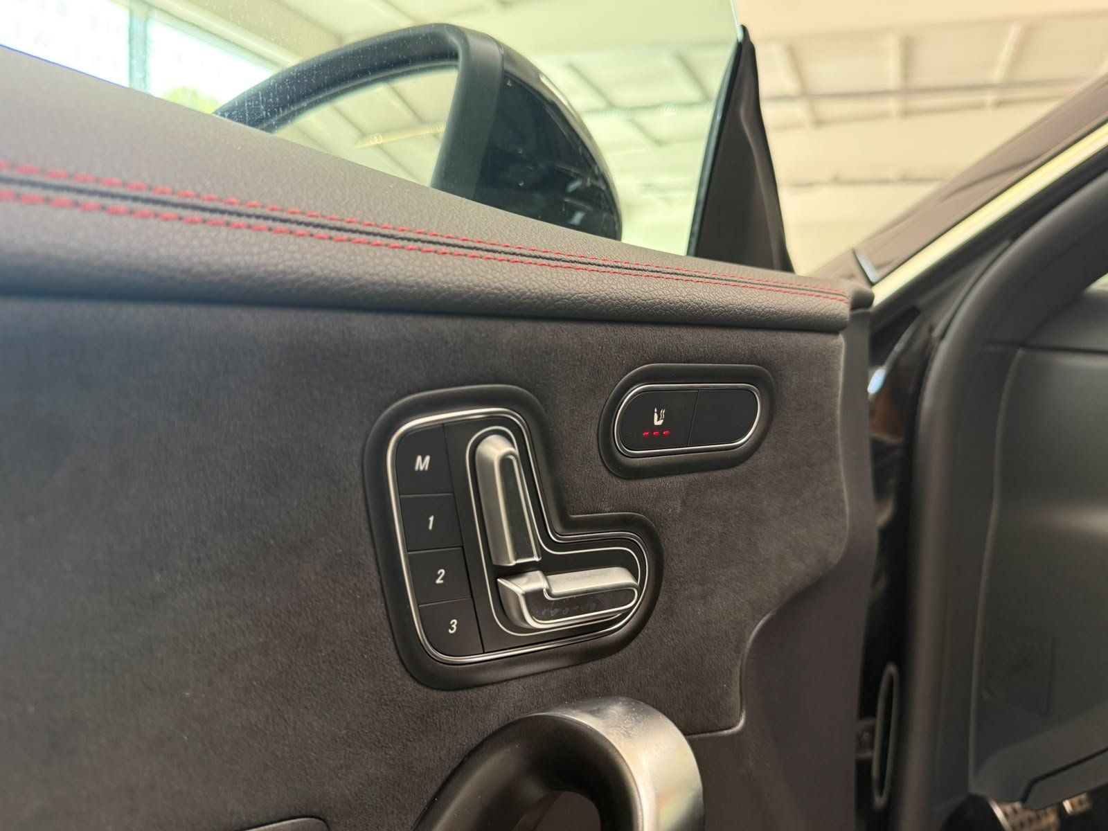 Fahrzeugabbildung Mercedes-Benz CLA 200 SB AMG PREM. AHK+BEAM+MEMORY+KEYLESS+DAB