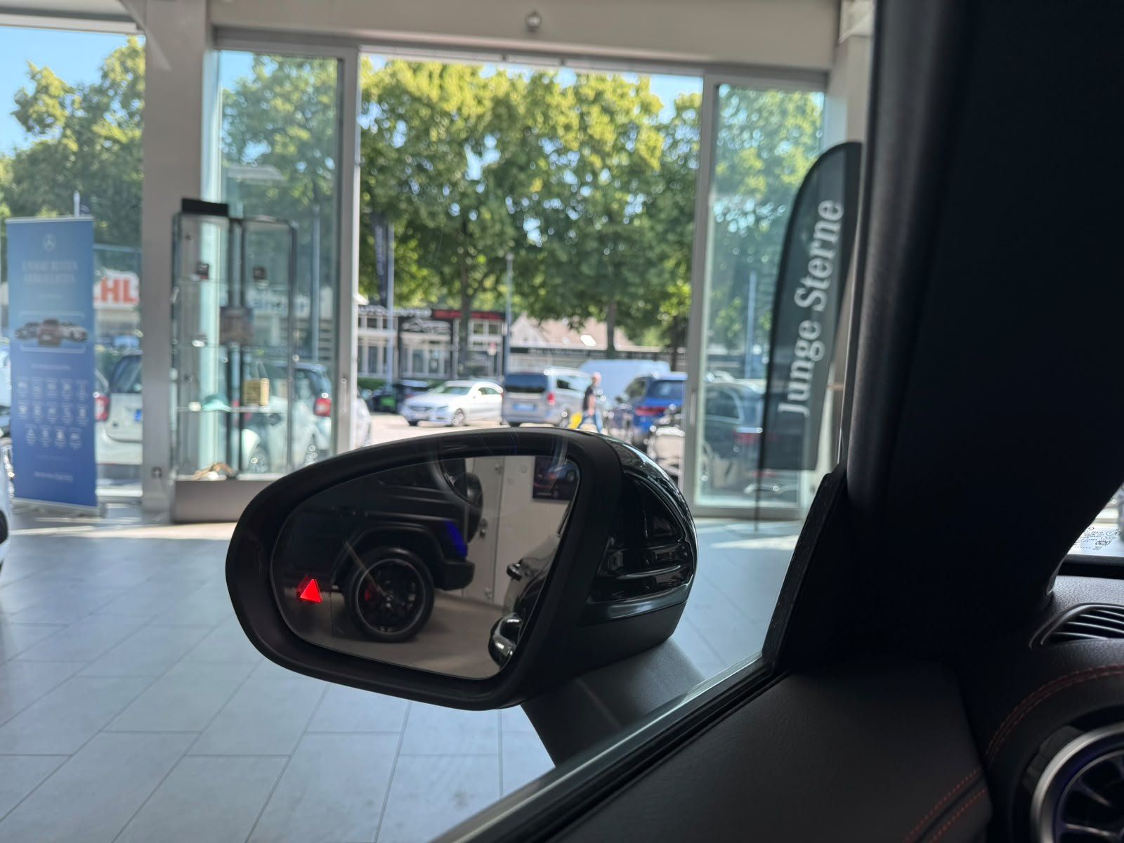 Fahrzeugabbildung Mercedes-Benz CLA 200 SB AMG PREM. AHK+BEAM+MEMORY+KEYLESS+DAB