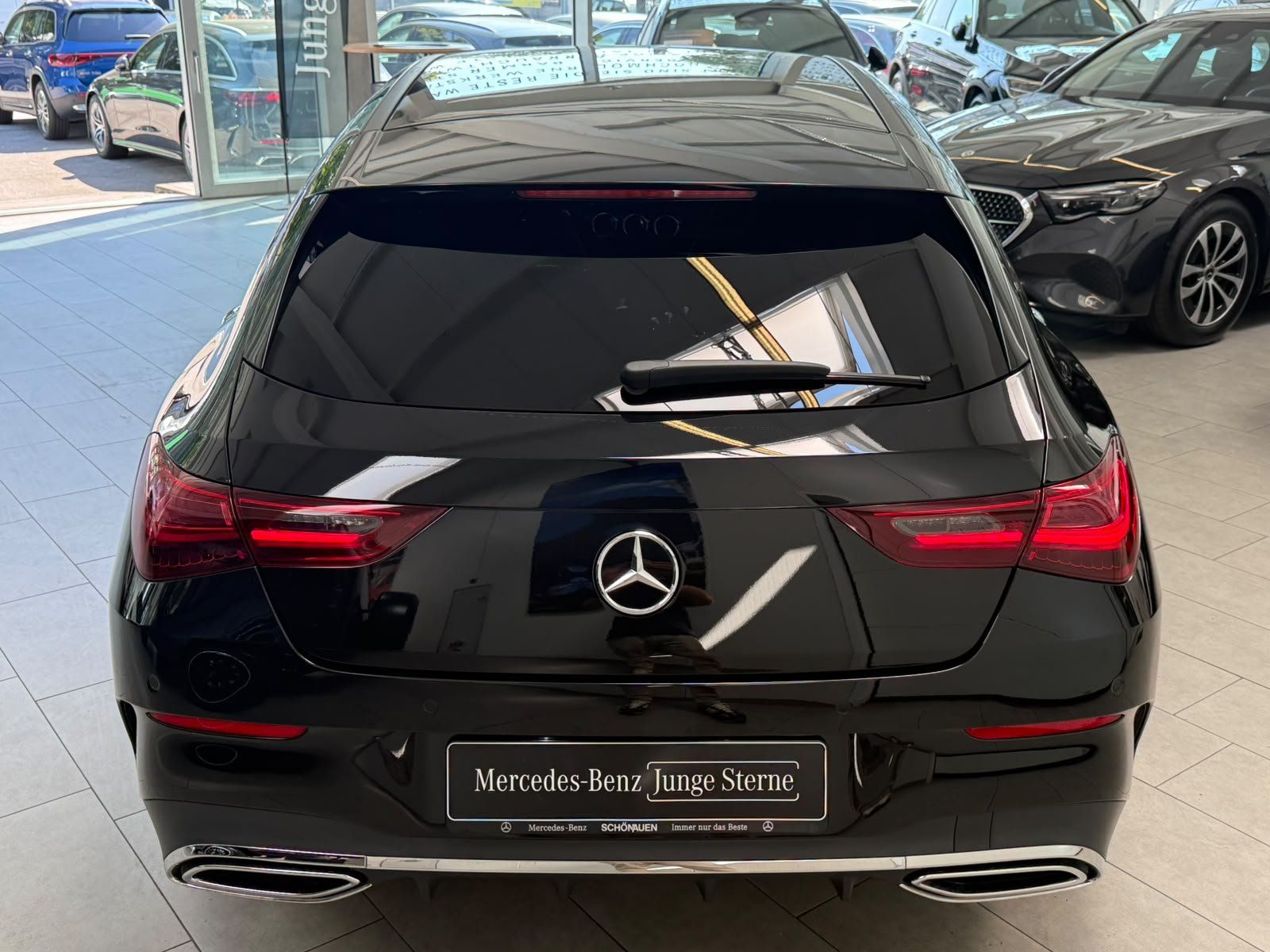 Fahrzeugabbildung Mercedes-Benz CLA 200 SB AMG PREM. AHK+BEAM+MEMORY+KEYLESS+DAB