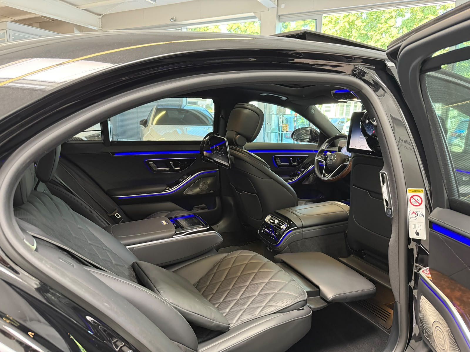 Fahrzeugabbildung Mercedes-Benz S 450 d 4M L AMG FOND-ENT.+DRIVEPILOT+HAL+TV+HUD