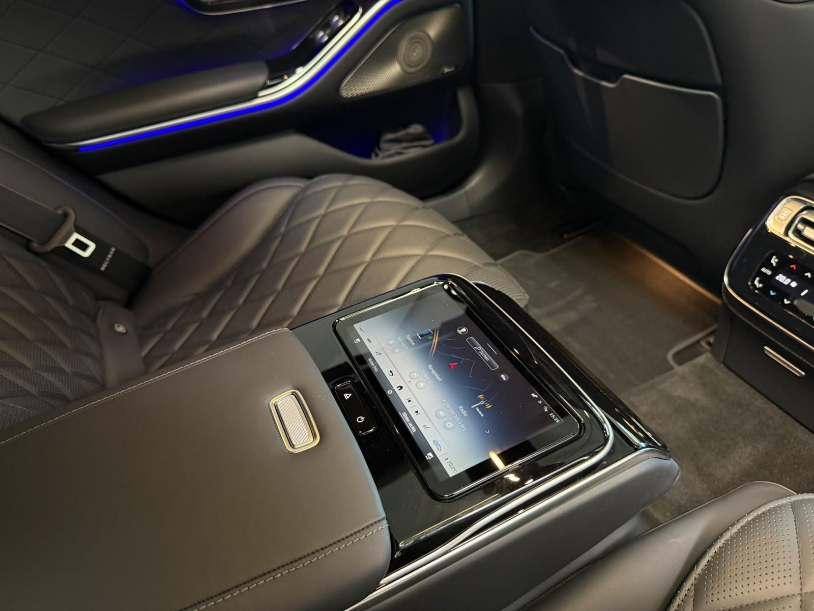 Fahrzeugabbildung Mercedes-Benz S 450 d 4M L AMG FOND-ENT.+DRIVEPILOT+HAL+TV+HUD
