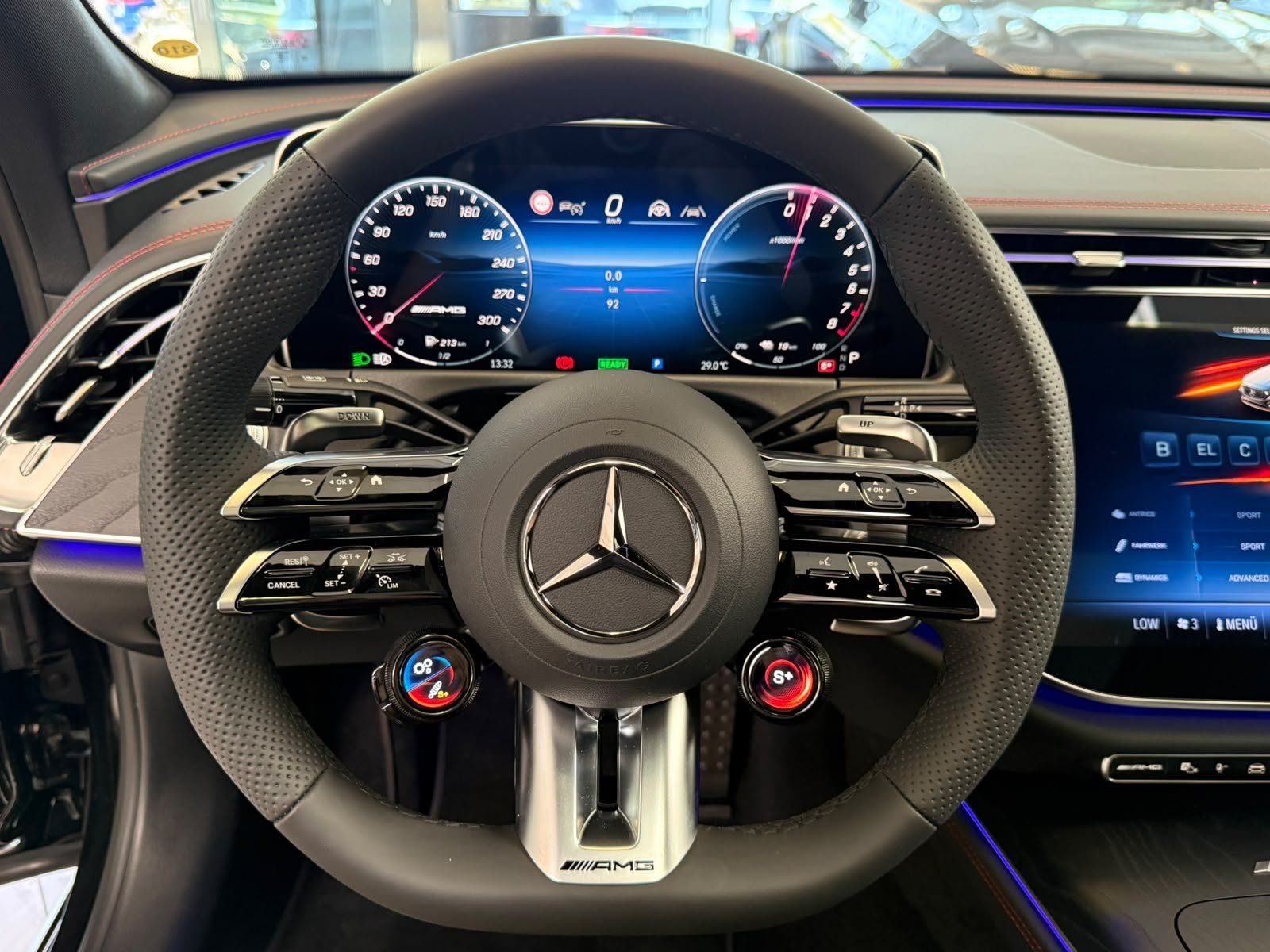 Fahrzeugabbildung Mercedes-Benz E53 HYBRID 4M+DYN.PLUS+!89 KM!+BURM4D+EDW+FAP