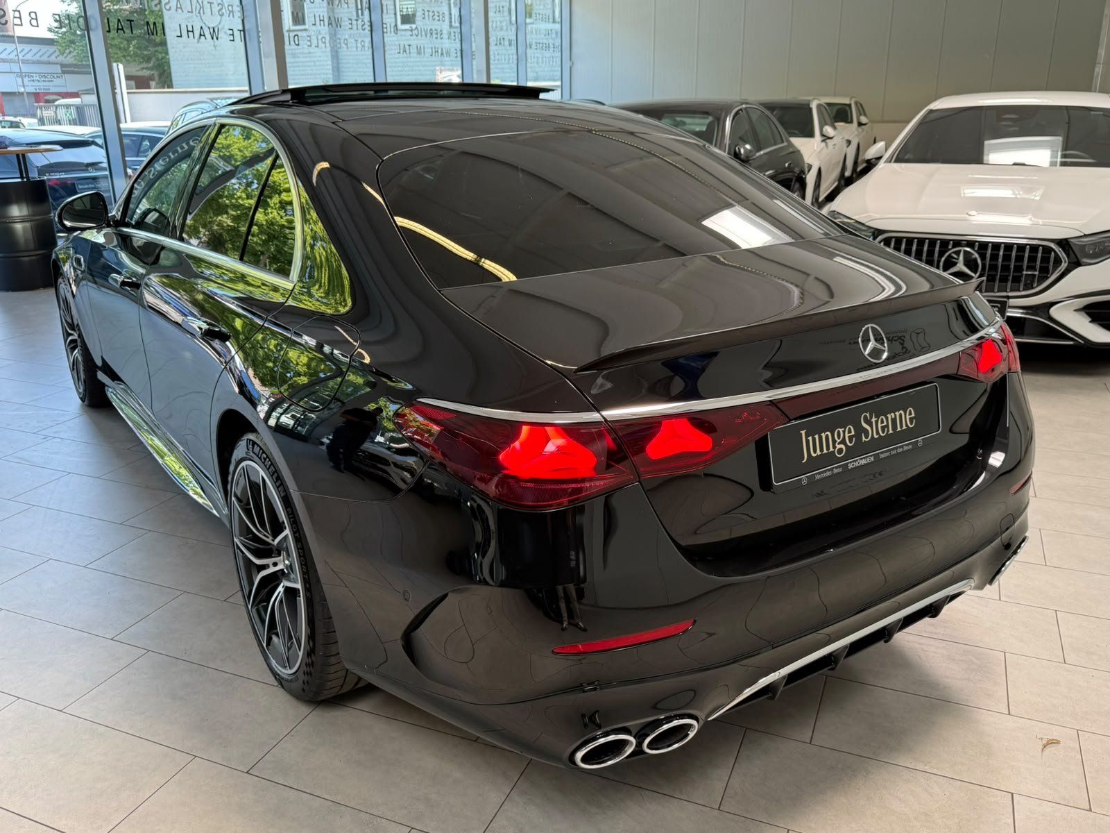 Fahrzeugabbildung Mercedes-Benz E53 HYBRID 4M+DYN.PLUS+!89 KM!+BURM4D+EDW+FAP