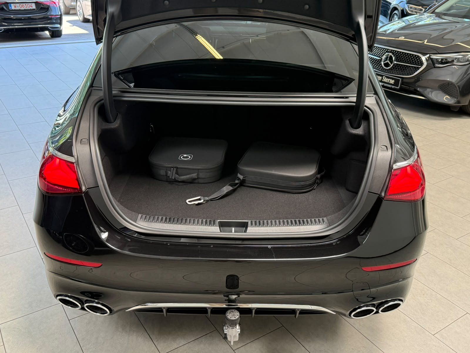 Fahrzeugabbildung Mercedes-Benz E53 HYBRID 4M+DYN.PLUS+!89 KM!+BURM4D+EDW+FAP
