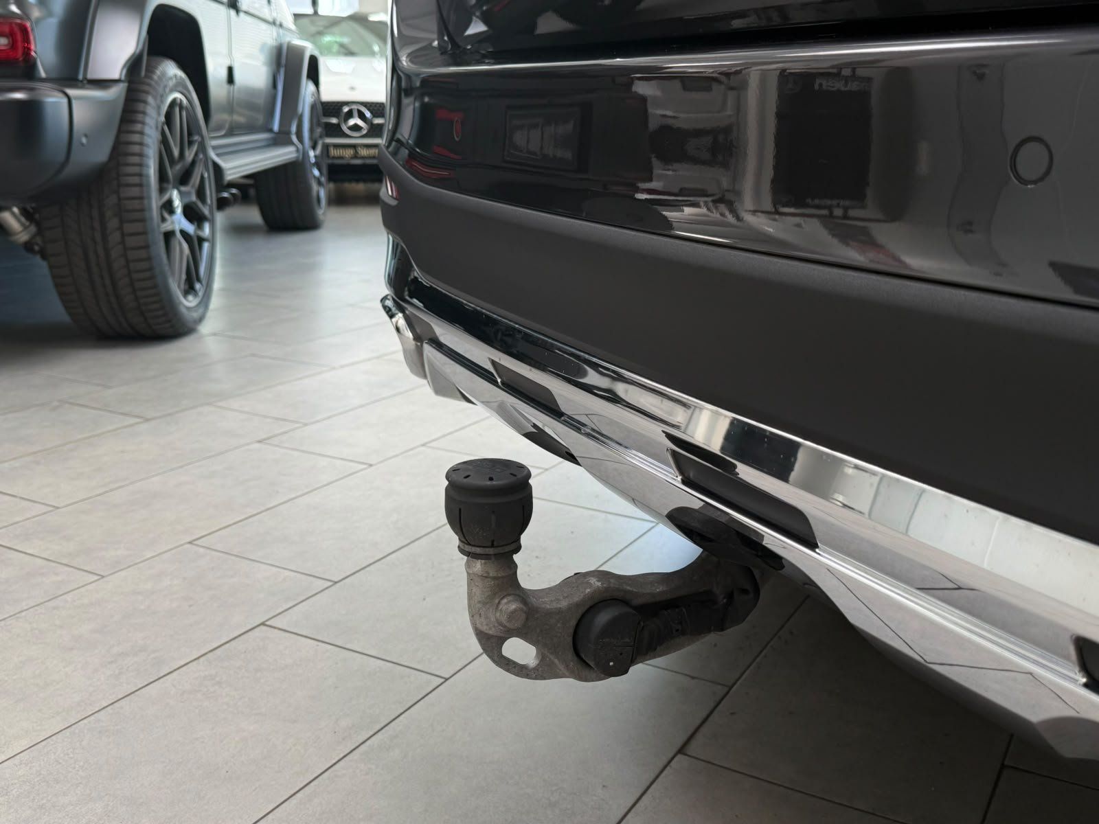Fahrzeugabbildung Mercedes-Benz GLC 220 d 4M AMG+AHK+DLIGHT+20"+PANO+SOUND+WINTE