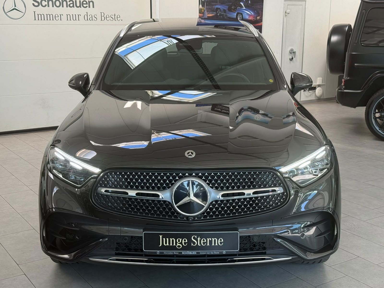 Fahrzeugabbildung Mercedes-Benz GLC 220 d 4M AMG+AHK+DLIGHT+20"+PANO+SOUND+WINTE