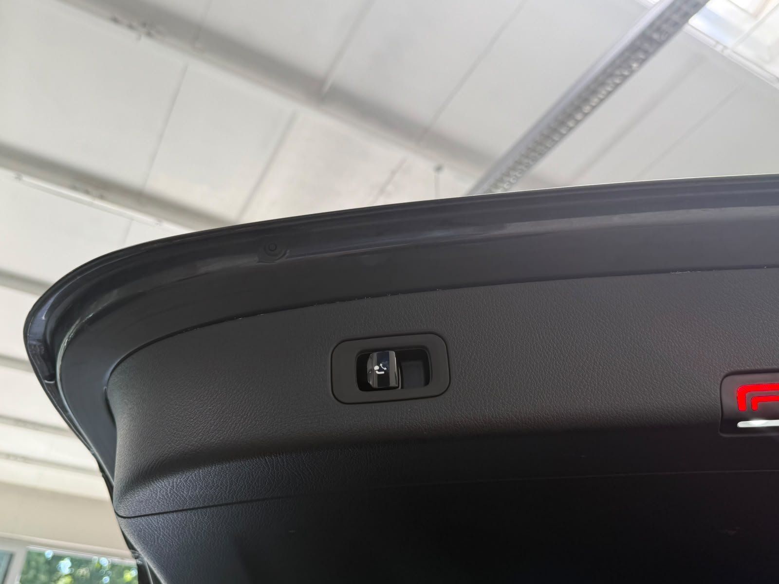 Fahrzeugabbildung Mercedes-Benz GLC 220 d 4M AMG+AHK+DLIGHT+20"+PANO+SOUND+WINTE