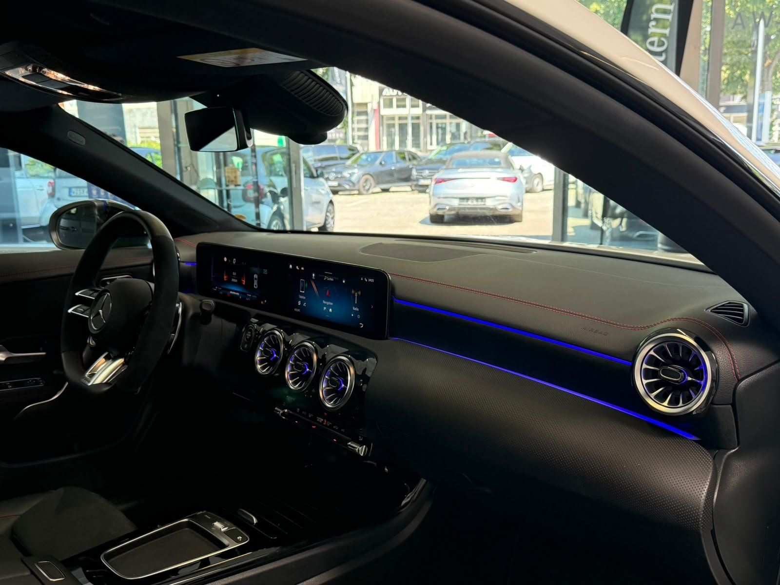 Fahrzeugabbildung Mercedes-Benz Mercedes-AMG CLA 35 4M Coupé PANO+360+NIGHT2+19"
